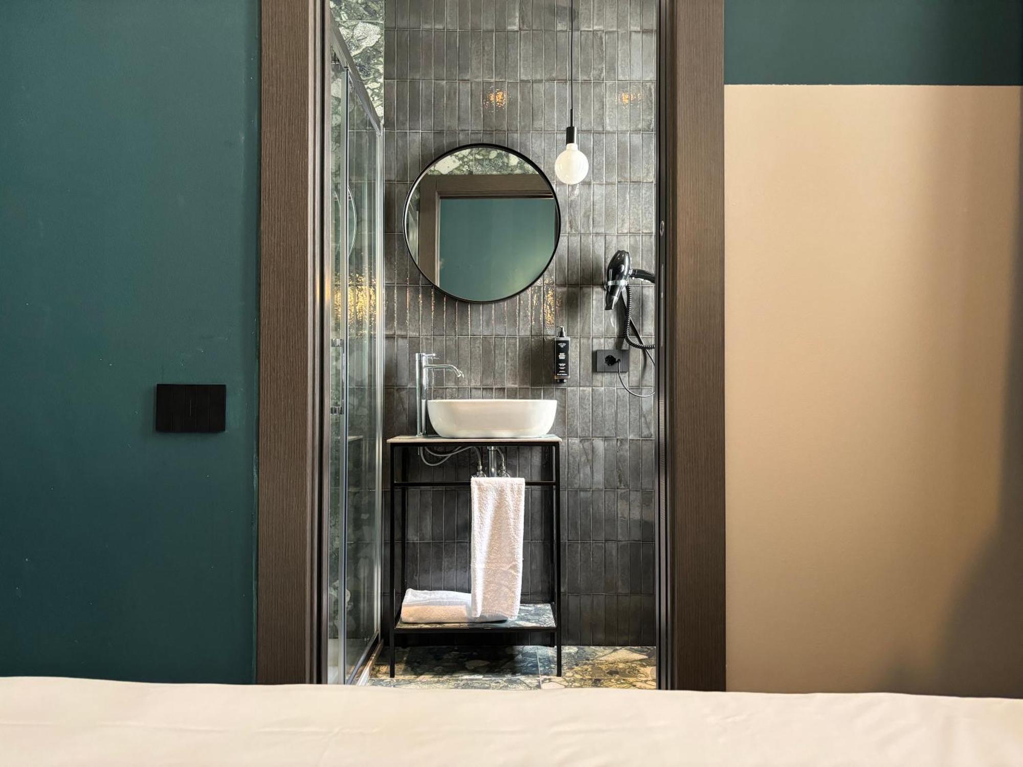 Av Hotel Milano Luaran gambar