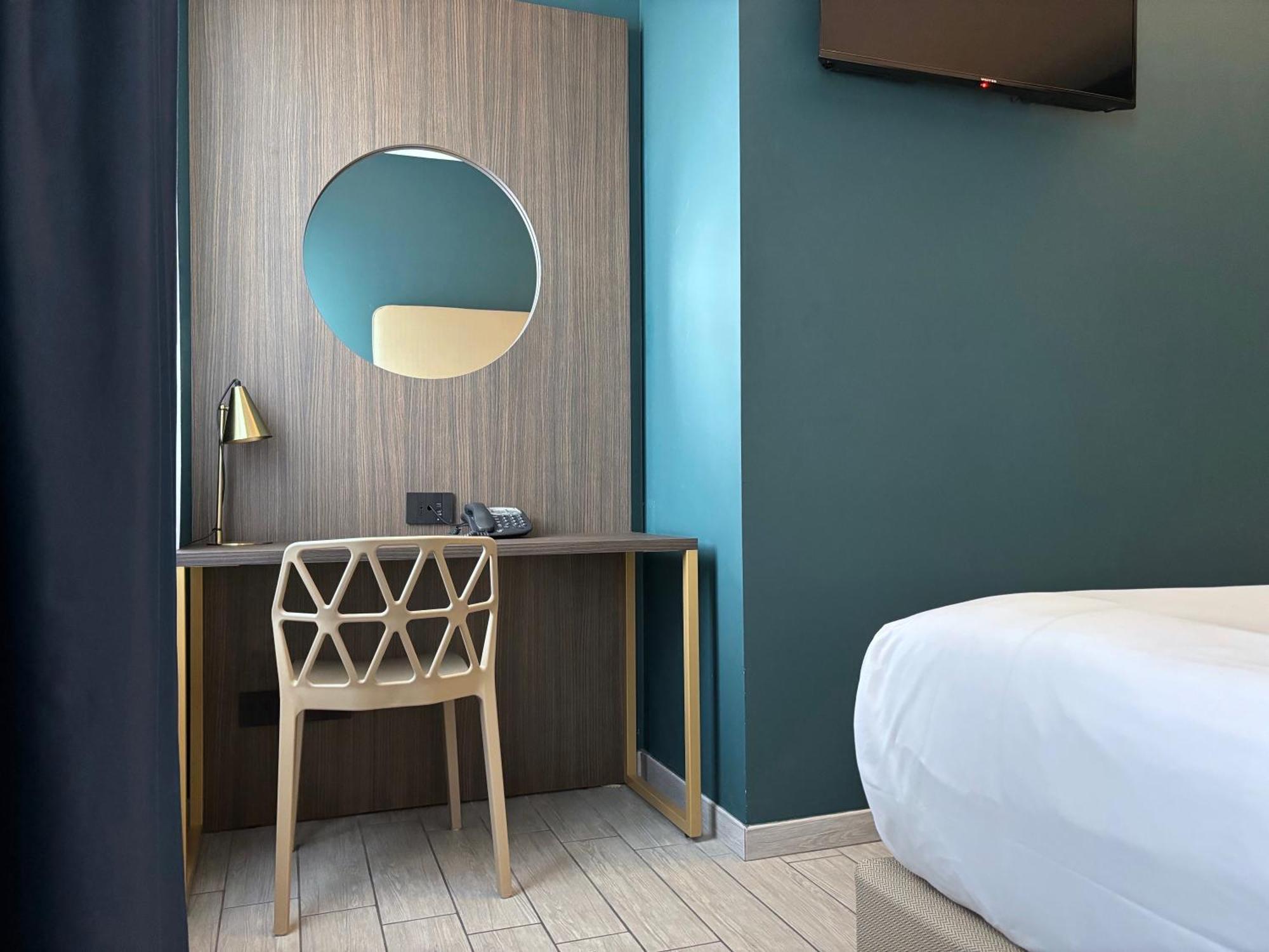 Av Hotel Milano Luaran gambar