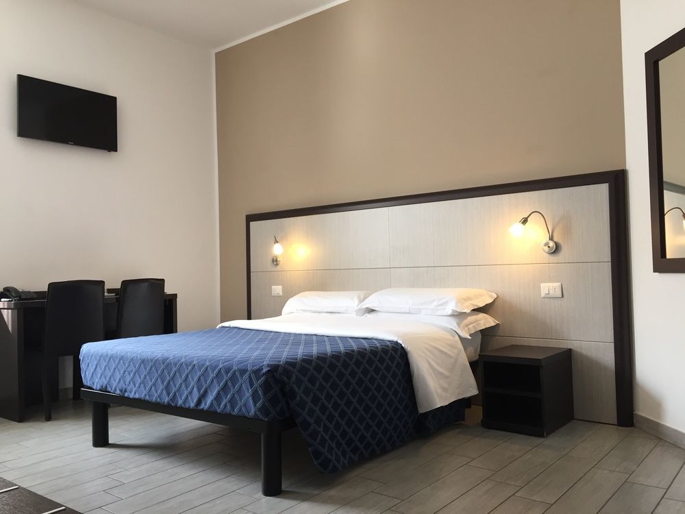 Av Hotel Milano Luaran gambar
