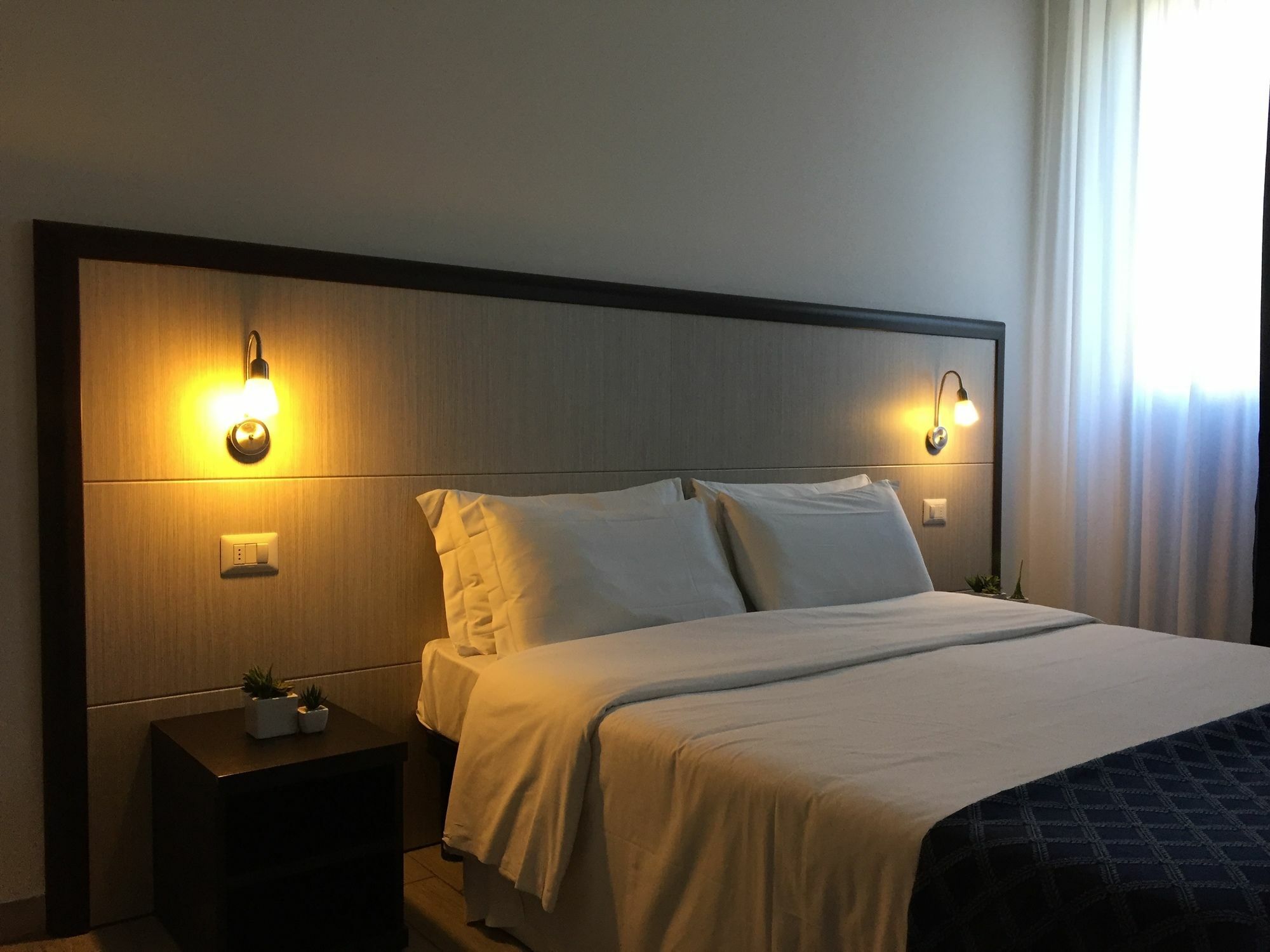 Av Hotel Milano Luaran gambar