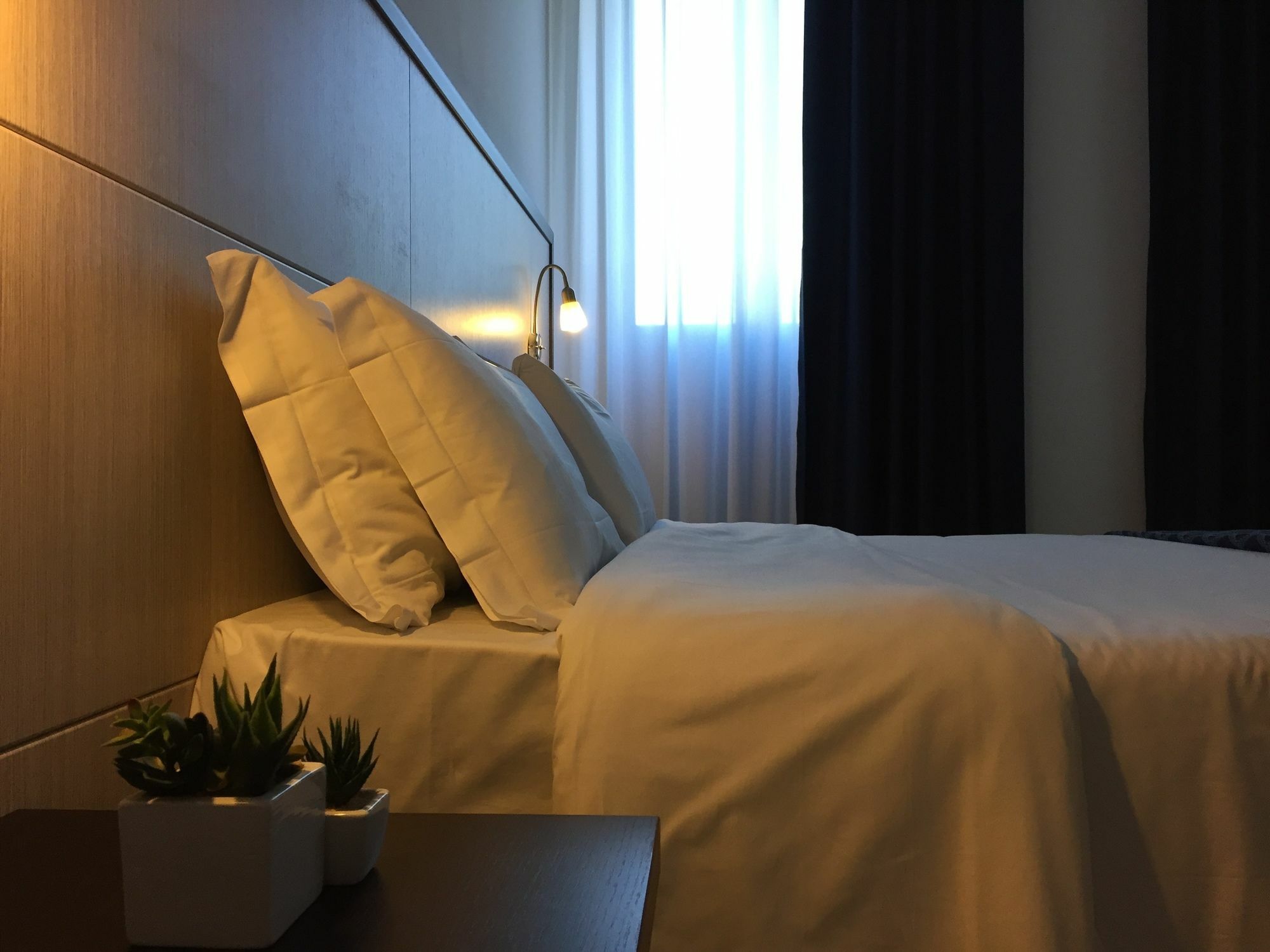 Av Hotel Milano Luaran gambar