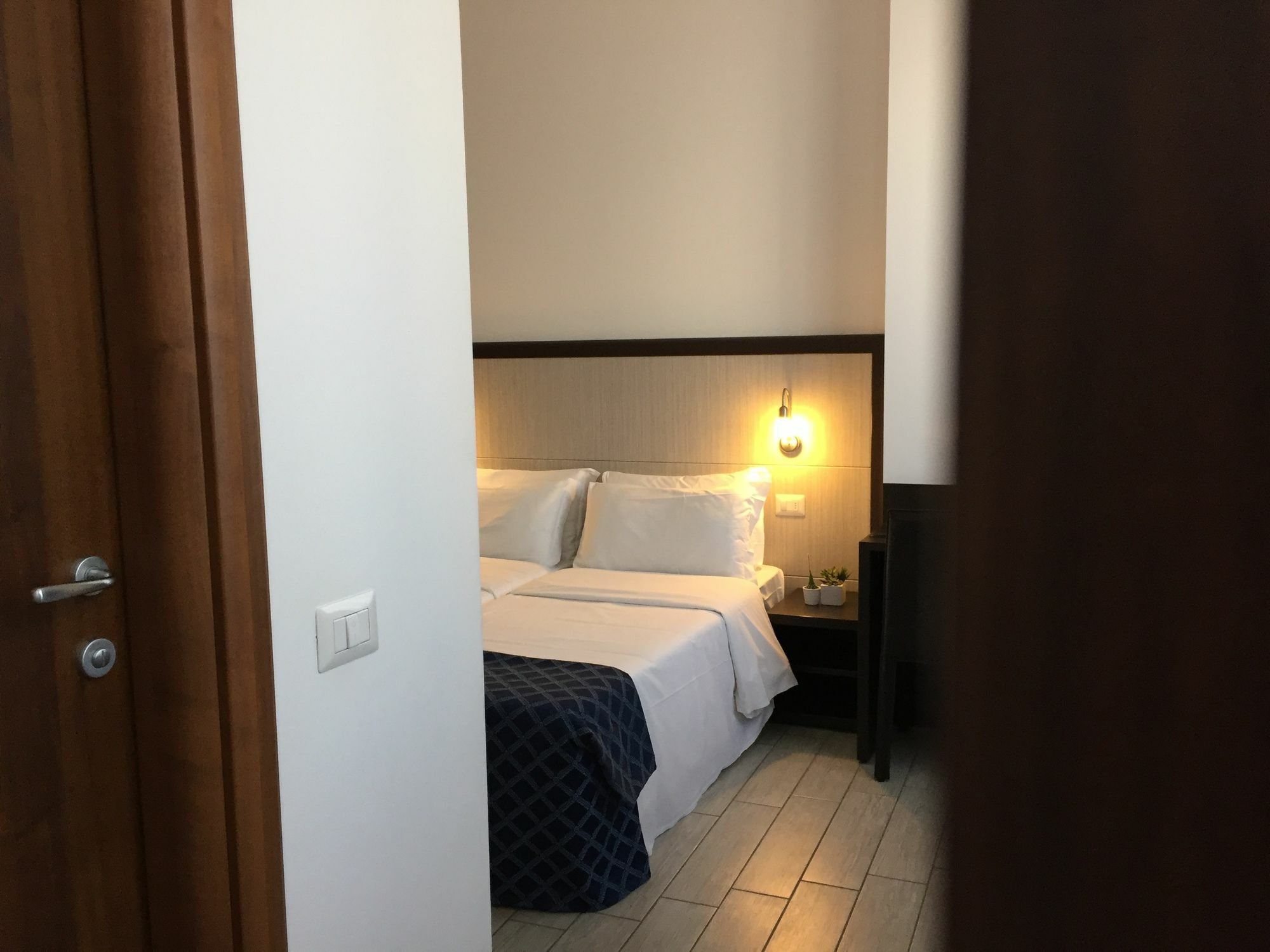 Av Hotel Milano Luaran gambar